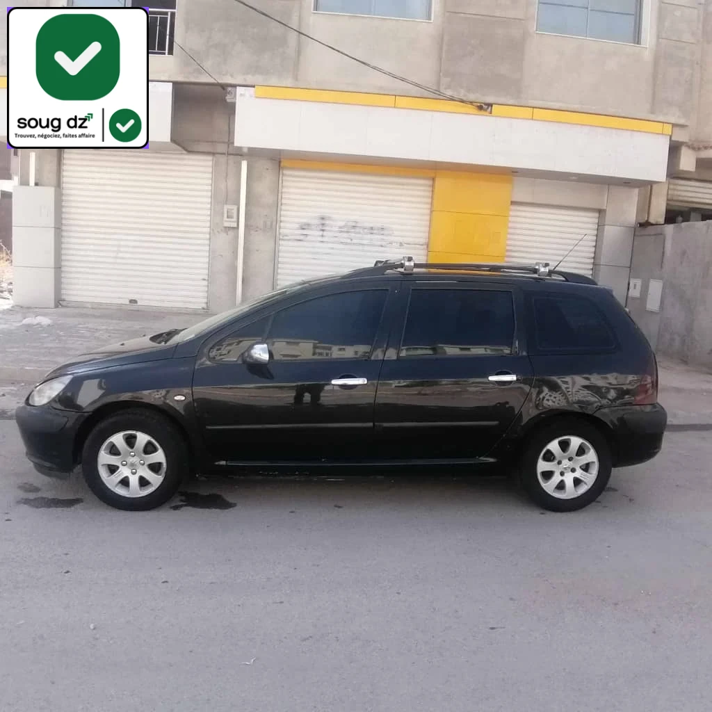 Peugeot 307 sw la XT 90 ch HDI moteur ma7tot kolchi fiha d'origine kolchi march la toutes la tolle fiha lik avant coté droite