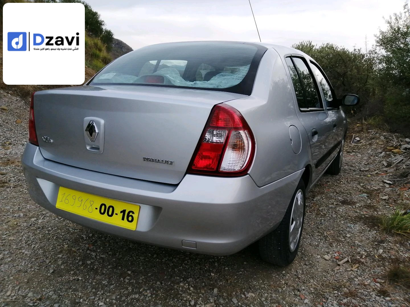 Voitures Renault à 18 JIJEL