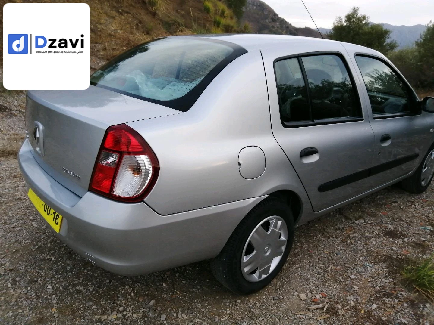 Voitures Renault à 18 JIJEL